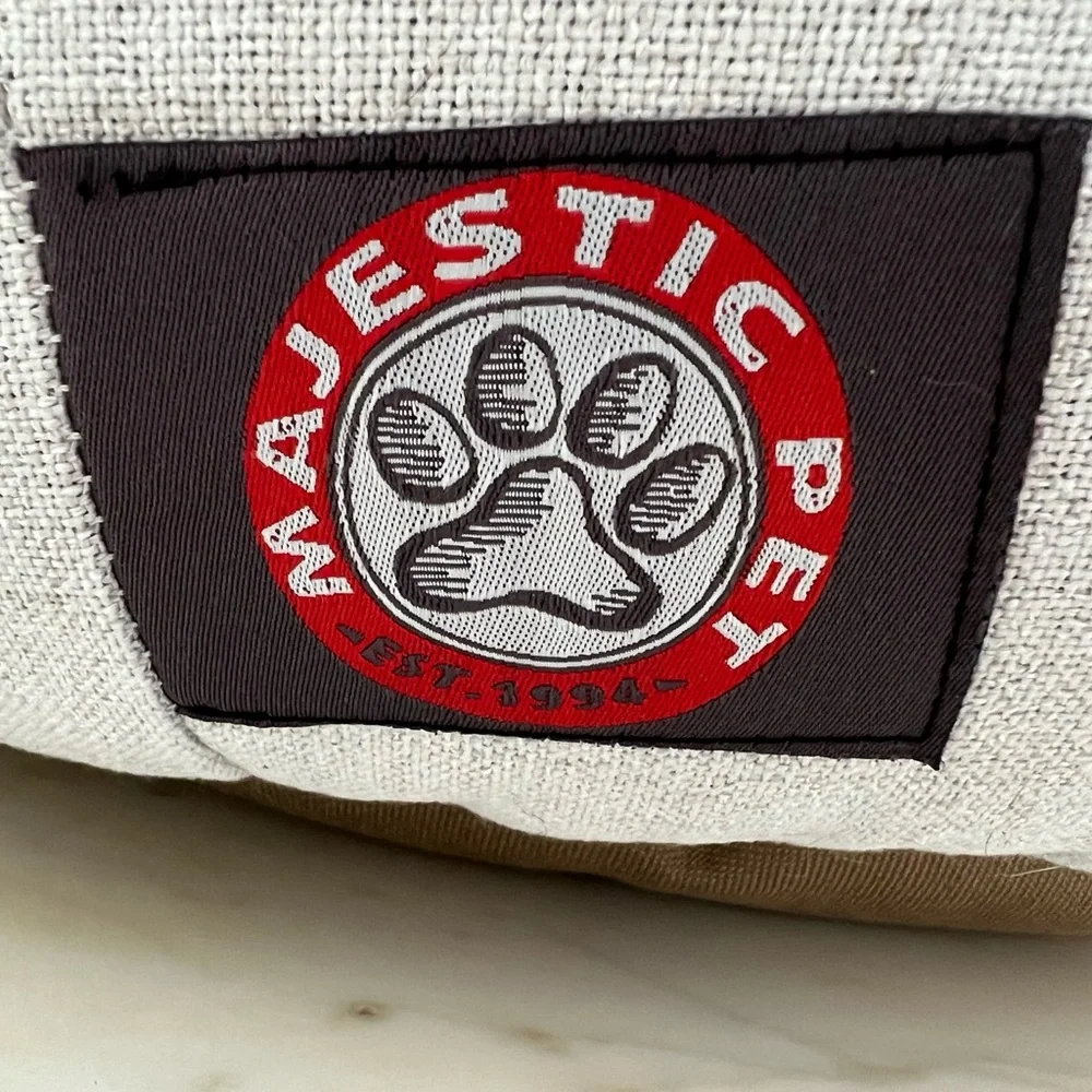 MAJESTIC CAT BEIGE IVORY PITA BED